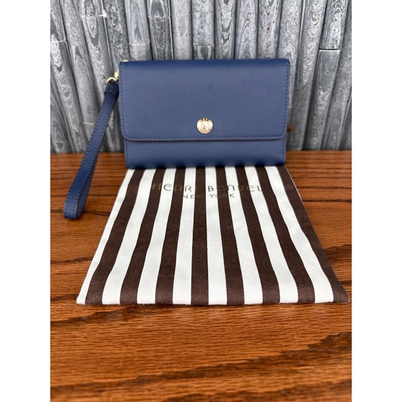 henri bendel Handbags - Henri Bendel Navy Blue Saffiano Leather Wristlet Wallet
Clutch w/dustbag